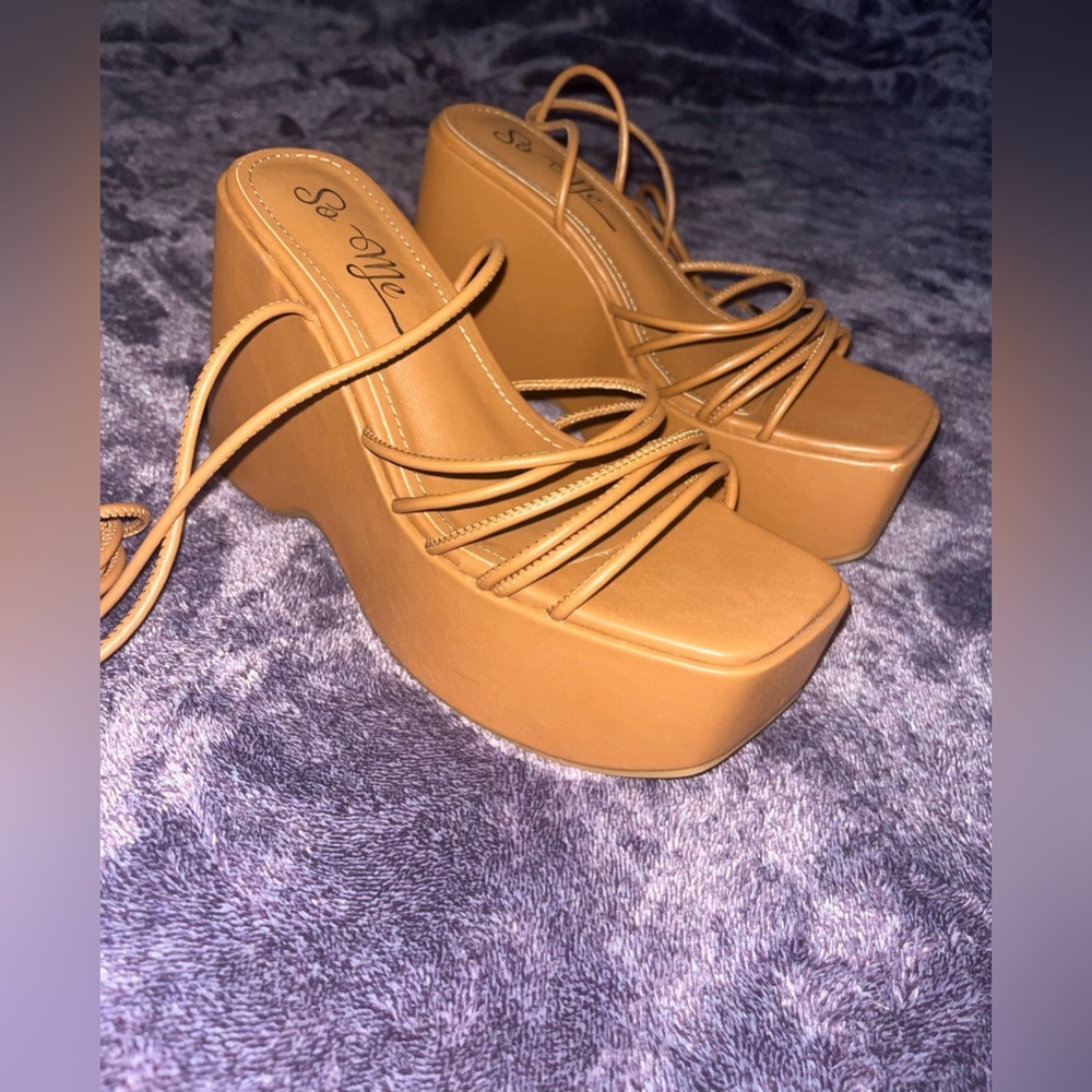 Brown/Tan Platform heels